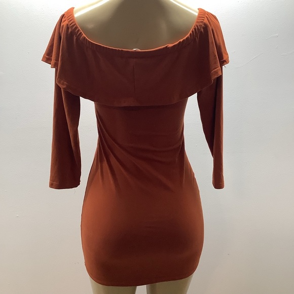 Capella Size Medium Rust Off-Shoulder Dress. Preloved - Picture 4 of 6